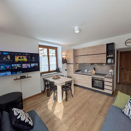 Ai Piedi Del Gigante -