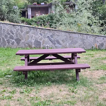 Ai Piedi Del Gigante -
