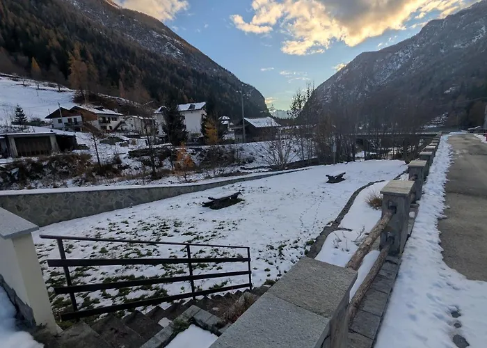 Ai Piedi Del Gigante -